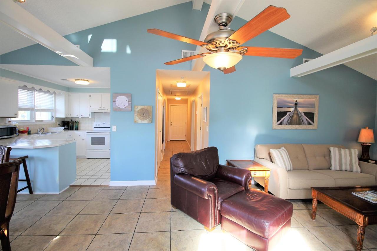Salty Shack Unit C - Salty Shack - Dog Friendly Home - Across From The Beach - Central Location! Folly Beach Exterior photo